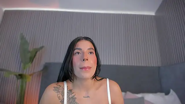 Snapshot of emelie_89 chatting on May 14, 12:34 pm emelie 89 online show from May 14, 12:34 pm
