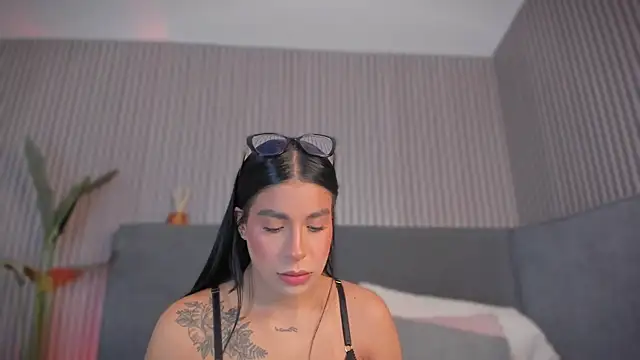 emelie 89 online show from July 30, 12:37 pm