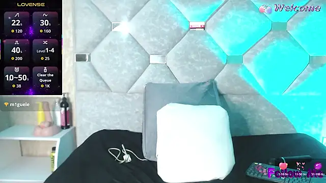 Danielaa a online show from March 11, 11:33 pm