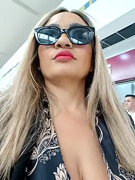 Snapshot of Afroditecash chatting on February 10, 7:49 pm Afroditecash online show from February 10, 7:49 pm