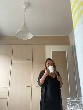 Snapshot of Afroditecash chatting on March 17, 7:35 am Afroditecash online show from March 17, 7:35 am