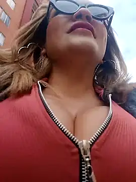 Snapshot of Afroditecash chatting on October 8, 6:16 pm Afroditecash online show from October 8, 6:16 pm