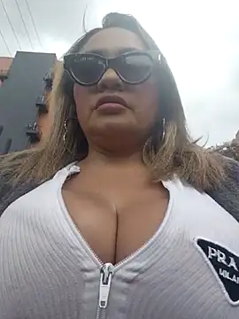 Snapshot of Afroditecash chatting on October 17, 6:32 pm Afroditecash online show from October 17, 6:32 pm