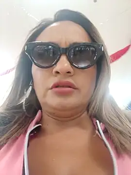 Snapshot of Afroditecash chatting on October 27, 6:01 pm Afroditecash online show from October 27, 6:01 pm