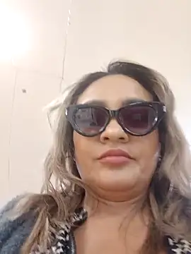 Snapshot of Afroditecash chatting on October 29, 6:09 pm Afroditecash online show from October 29, 6:09 pm