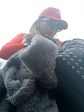 Snapshot of Afroditecash chatting on October 31, 6:53 pm Afroditecash online show from October 31, 6:53 pm