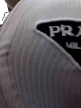 Snapshot of Afroditecash chatting on November 28, 6:32 pm Afroditecash online show from November 28, 6:32 pm