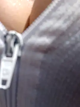 Snapshot of Afroditecash chatting on December 2, 6:36 pm Afroditecash online show from December 2, 6:36 pm