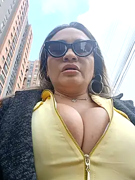 Snapshot of Afroditecash chatting on December 17, 6:58 pm Afroditecash online show from December 17, 6:58 pm