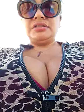 Snapshot of Afroditecash chatting on May 20, 2:56 pm Afroditecash online show from May 20, 2:56 pm