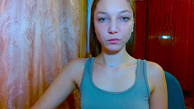 EmillyPlay online show from December 3, 12:03 pm