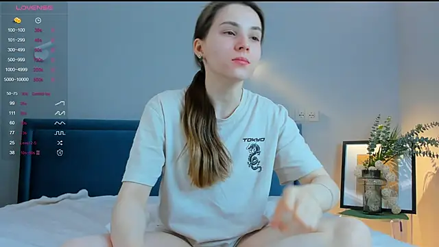 Snapshot of DonnaBurkee chatting on February 9, 4:07 pm DonnaBurkee online show from February 9, 4:07 pm