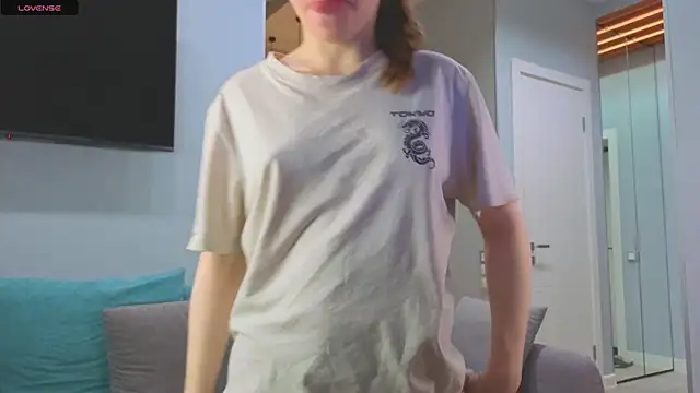 Snapshot of DonnaBurkee chatting on October 29, 4:37 am DonnaBurkee online show from October 29, 4:37 am