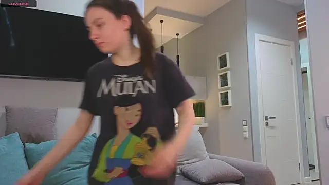 Snapshot of DonnaBurkee chatting on November 17, 4:07 am DonnaBurkee online show from November 17, 4:07 am