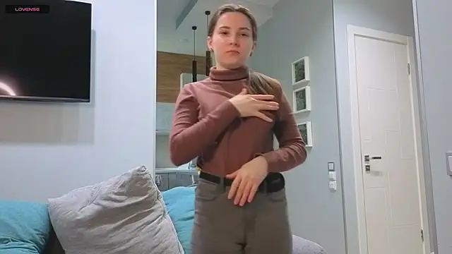 DonnaBurkee online show from April 27, 4:32 am