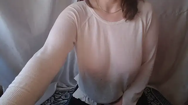 Burberrry  online show from May 2, 4:17 am