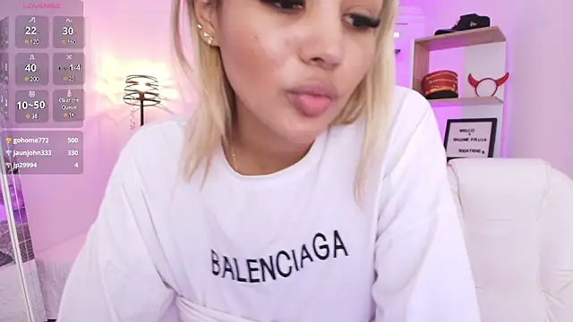 Snapshot of SALOOMEE__ chatting on February 17, 2:59 pm SALOOMEE online show from February 17, 2:59 pm