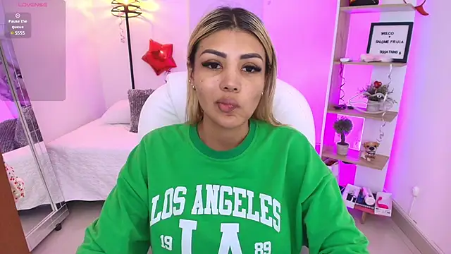 Snapshot of SALOOMEE__ chatting on February 25, 11:52 am SALOOMEE online show from February 25, 11:52 am