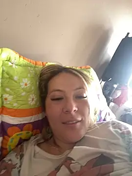 Snapshot of kimberly_proyect chatting on January 11, 6:23 pm kimberly proyect online show from January 11, 6:23 pm