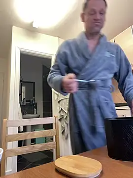 Snapshot of Yourhotboy_42 chatting on March 8, 1:03 pm Yourhotboy 42 online show from March 8, 1:03 pm