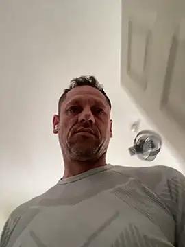 Snapshot of Yourhotboy_42 chatting on October 5, 11:52 am Yourhotboy 42 online show from October 5, 11:52 am