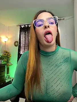 Alessandra Schmoll online show from December 3, 1:42 pm