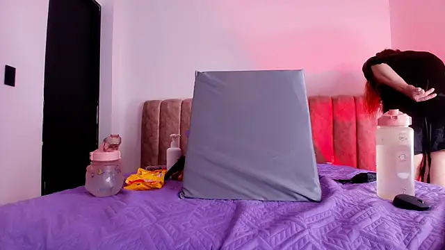 diane di online show from November 11, 7:25 pm