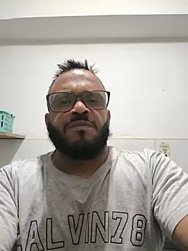 Snapshot of morenorj17 chatting on July 9, 9:02 am morenorj17 online show from July 9, 9:02 am