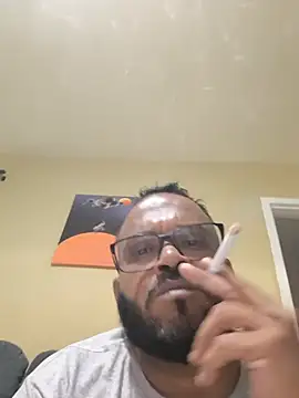 Snapshot of morenorj17 chatting on July 16, 9:37 am morenorj17 online show from July 16, 9:37 am