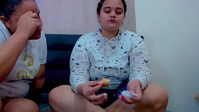 brunnette hot online show from February 9, 11:25 am