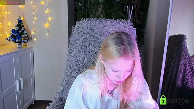 MalenaErnman online show from December 27, 10:12 am