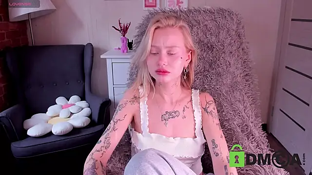 MalenaErnman online show from March 16, 10:44 am