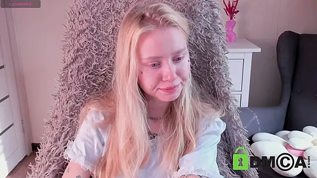 MalenaErnman online show from October 8, 8:34 am