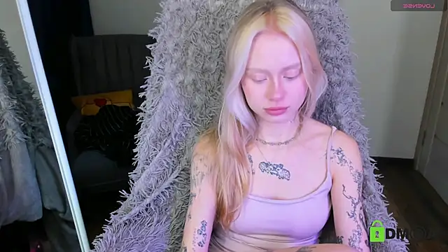 MalenaErnman online show from October 16, 7:31 am