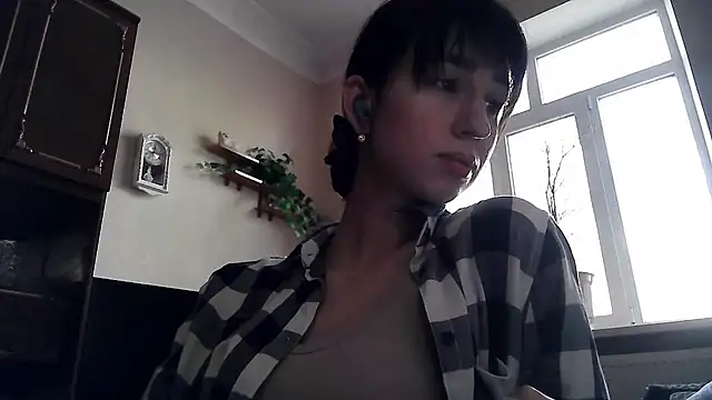 Snapshot of ElizaSwon chatting on May 8, 3:28 pm ElizaSwon online show from May 8, 3:28 pm