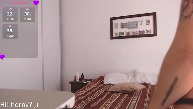 Snapshot of Your_Hand_In_mine chatting on December 7, 8:16 pm Your Hand In mine online show from December 7, 8:16 pm