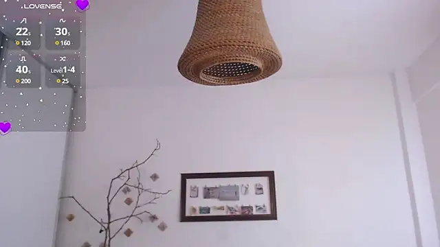 Snapshot of Your_Hand_In_mine chatting on January 21, 8:43 pm Your Hand In mine online show from January 21, 8:43 pm