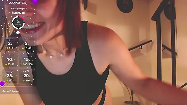 Snapshot of Your_Hand_In_mine chatting on February 22, 11:03 pm Your Hand In mine online show from February 22, 11:03 pm