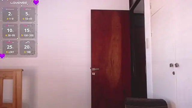 Snapshot of Your_Hand_In_mine chatting on March 16, 4:12 pm Your Hand In mine online show from March 16, 4:12 pm