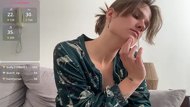 Snapshot of Your_Hand_In_mine chatting on September 22, 6:21 pm Your Hand In mine online show from September 22, 6:21 pm