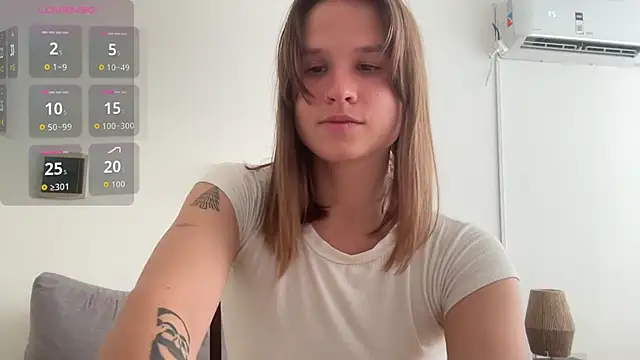 Snapshot of Your_Hand_In_mine chatting on September 26, 6:45 pm Your Hand In mine online show from September 26, 6:45 pm