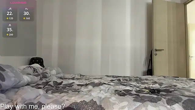 Snapshot of Your_Hand_In_mine chatting on September 27, 6:57 pm Your Hand In mine online show from September 27, 6:57 pm