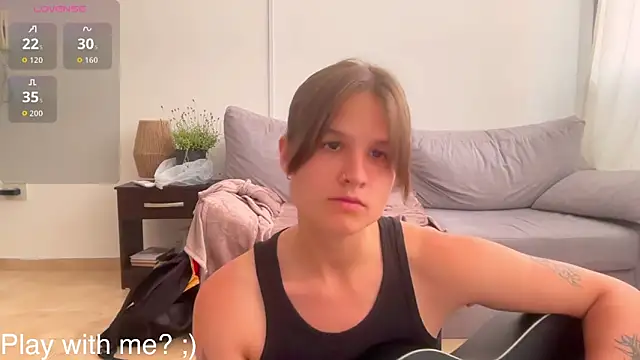 Snapshot of Your_Hand_In_mine chatting on October 27, 3:49 pm Your Hand In mine online show from October 27, 3:49 pm