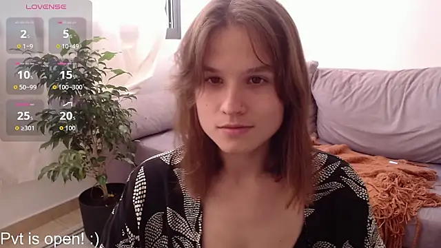 Snapshot of Your_Hand_In_mine chatting on December 15, 7:07 pm Your Hand In mine online show from December 15, 7:07 pm