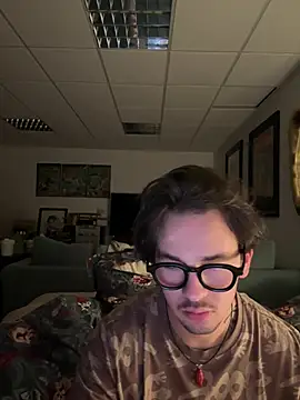 Snapshot of hardmecl chatting on December 14, 11:45 pm hardmecl online show from December 14, 11:45 pm