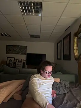 Snapshot of hardmecl chatting on January 8, 9:44 pm hardmecl online show from January 8, 9:44 pm