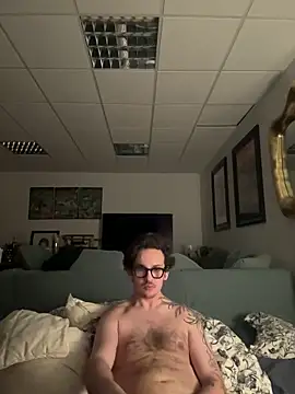 Snapshot of hardmecl chatting on February 28, 6:41 pm hardmecl online show from February 28, 6:41 pm