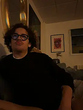 Snapshot of hardmecl chatting on March 6, 11:01 pm hardmecl online show from March 6, 11:01 pm