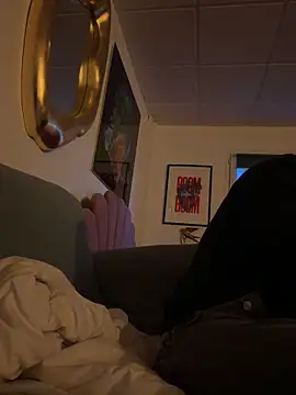 Snapshot of hardmecl chatting on March 8, 6:12 pm hardmecl online show from March 8, 6:12 pm