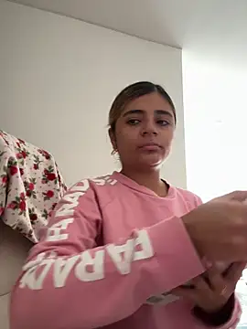 pamell col online show from November 19, 2:06 pm